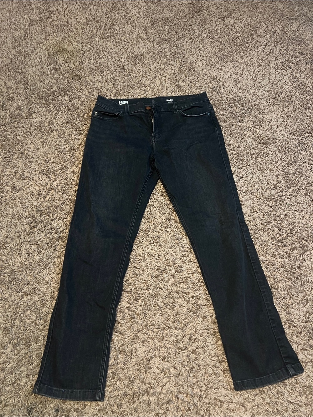 Men's Relaxed Dark Blue Jeans - Classic Comfort